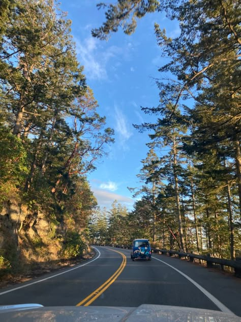 Back Road Aesthetic, Driving Country Roads Aesthetic, Car On Road Aesthetic, Road Tripping Aesthetic, Living On The Road Aesthetic, Road Trip Aesthetic Pictures, American Roadtrip Aesthetic, East Coast Road Trip Aesthetic, Rv Road Trip Aesthetic