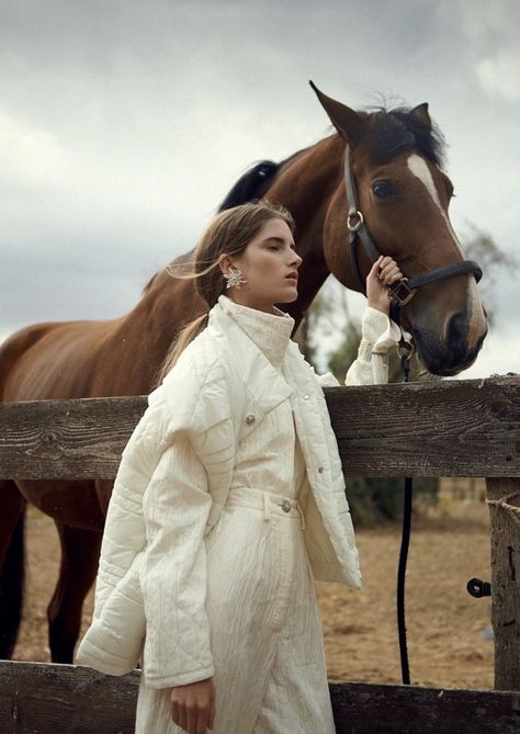 Photoshoot With Horse, Posing Photoshoot, Horse Photoshoot Ideas, Horse Photoshoot, Photography Horse, British Landscape, Photoshoot Ideas, Ponies, Youtube Video