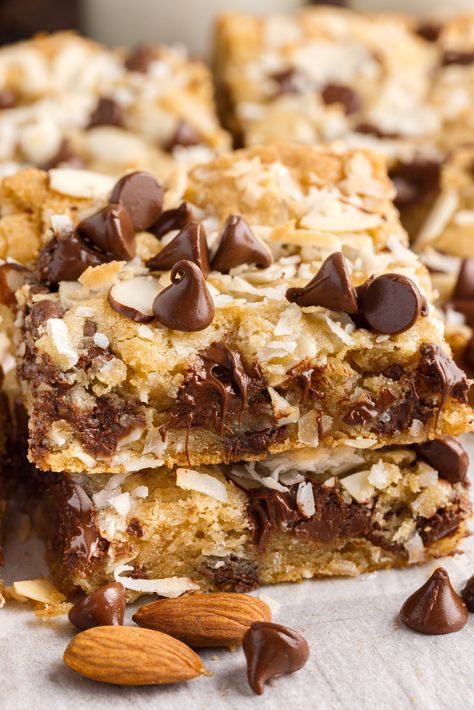 Almond Joy Cookie Bars Almond Joy Bars Recipe, Magic Cookie Bar Recipe, Almond Joy Bars, Raspberry Cheesecake Bars, Easy Bar Recipes, Coconut Chocolate Bars, Joy Cookies, Bar Desserts, Almond Joy Cookies