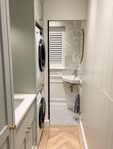 Small Laundry In Bathroom, Bathroom With Utility Room, Laundry Room Toilet Combo, Secret Utility Room Door, Utility Room Bathroom, Small Utility Room Ideas Layout Floor Plans, Utility Bathroom Combo, Laundry Room Powder Room Combo, Mud Room And Laundry Room Combo