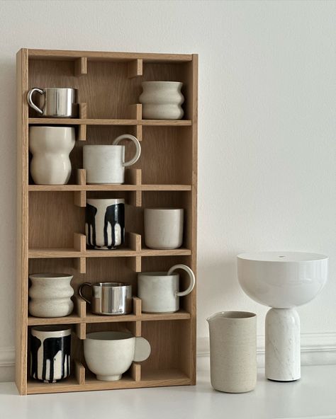 Helen A. W. | This beautiful and high-quality cup shelf makes me happy every day! @saetter_copenhagen Happy Friday! • • • • • • • • #mug #muglover… | Instagram Coffee Cup Shelf, Mug Shelf, Cup Shelf, Mug Storage, Bali Home, Wood Mug, Mug Display, Coffee Corner, Coffee Station