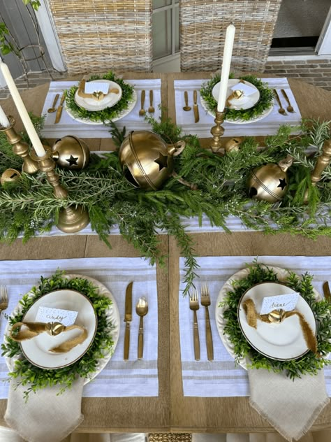 Christmas Dining Table Decorations Ideas, Green And White Christmas Tablescape, Formal Christmas Party Table Centerpieces, Round Dining Table Christmas Decor Centerpiece, Green And Gold Christmas Table Decor, Easy Christmas Table Decor, Holiday Place Settings Christmas, Christmas Table Scapes Ideas Holidays, Greenery On Table