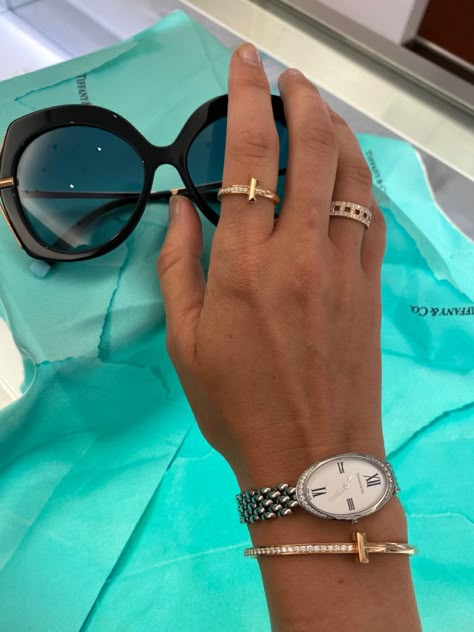 Tiffany And Co Ring Stack, Tiffany Ring Aesthetic, Tiffany T1 Bracelet, Tiffany T Ring Stack, Tiffany T1 Ring, Tiffany And Co Ring, Tiffany Co Rings, Friendship Bracelet Ideas, Nails Rings