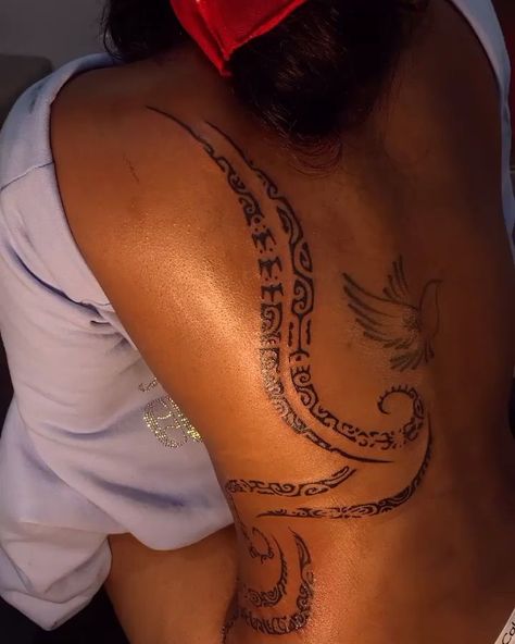 Back Tattoo Polynesian, Feminine Polynesian Tattoo, Naval Tattoos For Women, Fijian Tattoo Women, Cherokee Indian Tattoos For Women, Maori Tattoo Designs Women, Traditional Tattoos Japanese, Small Tattoos Sleeve, Tattoo Gift Ideas