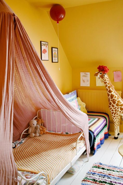 Upstairs Bedroom Ideas Slanted Ceiling, Bedroom Ideas Slanted Ceiling, Kids Attic Bedrooms, Yellow Kids Bedroom, Yellow Kids Rooms, Small Room Diy, Velvet Sofa Bed, Attic Bedrooms, Yellow Room