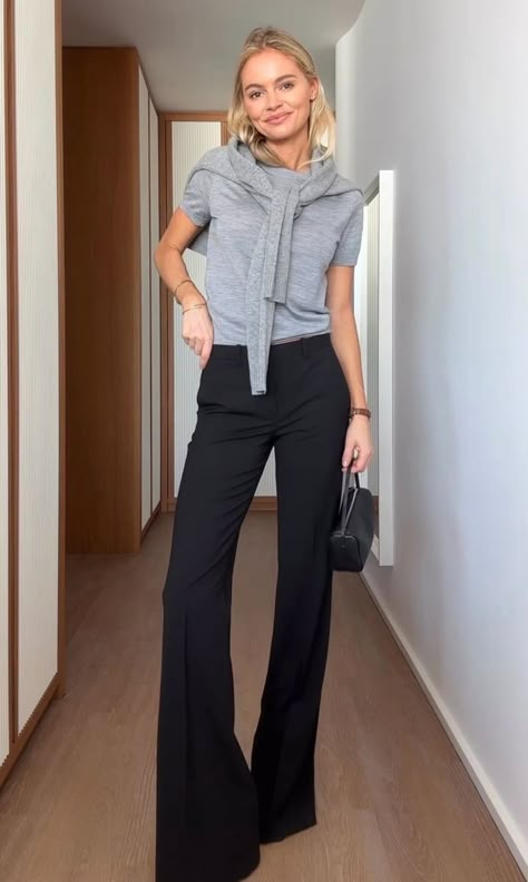 Wall Street Women Outfit, 2023 Women’s Jeans, Las Vegas Work Outfit, Work Outfit Trousers, Spring Work Outfits Office Chic Business Casual Street Styles, Fall Work Outfits Business Casual, Saturday Day Drinking Outfit Winter, Nice Brunch Outfit, Office Business Casual Outfits Summer