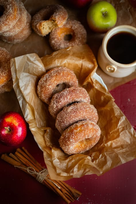 Baked Apple Cider Donuts: A Favorite Fall Treat Apple Cider Donuts Wedding, Baked Apple Cider Donuts Recipe, Fall Donuts, Cooking Hearth, Easy Baked Apples, Apple Cider Donuts Recipe, Relish Sauce, Apple Cider Donuts Baked, Apple Donuts