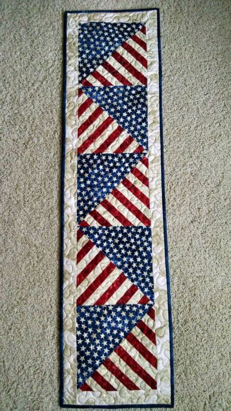 20 DIY Quilted Table Runner Ideas For All Year Round (6) Sewing Table Runners, Patriotic Table Runner, Table Runner Ideas, Quilting Table, Quilt Table Runners, Table Runners And Placemats, Table Runners Patterns, Flag Quilt, Quilts Of Valor