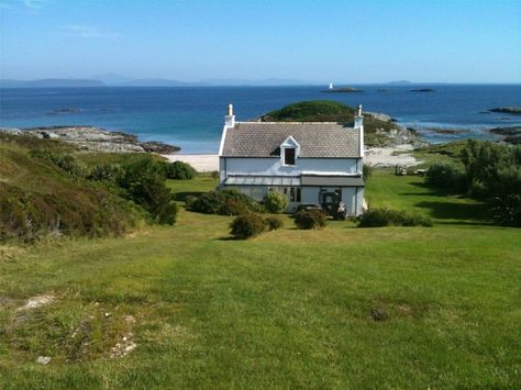 It comes with 48 acres on the Isle of Coll. Scotland Cottage, Beach Houses For Sale, Scottish Cottages, Country Property, Ireland Cottage, Scottish Beach, Cottages By The Sea, Scottish House, Scottish Homes