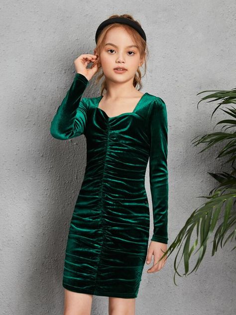 Teen Girl Dress, 10 Years Girl Dress, Preteen Fashion, Shein Kids, Princess Flower Girl Dresses, Simple Frocks, Velvet Dress Designs, Party Frocks, Teen Girl Dresses