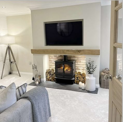 Wood Burning Stoves Living Room, Log Burner Living Room, Tv Unit Design Modern, Snug Room, Living Room Decor Neutral, Living Room Renovation, Living Room Decor Fireplace, Cottage Living Rooms, Cosy Living Room