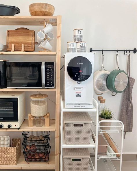 Student Kitchen, Flat Interior Design, Tiny Kitchen Design, Kitchen Furniture Storage, Small Kitchen Organization, Small Kitchen Decor, Kitchen Counter Decor, Flat Interior, Coffee Bar Home