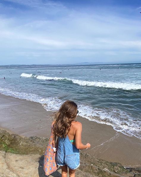 Santa Cruz Aesthetic Outfit, Santa Cruz Outfit, Santa Cruz Aesthetic, Women's Overalls, Aesthetic Outfit, Woman Fashion, Overall Shorts, Cali, Aesthetic Clothes