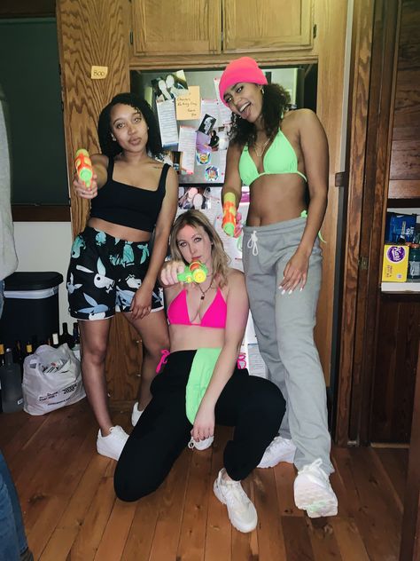 Candy Spring Breakers, Spring Breakers Halloween Costume, Spring Breakers Movie Aesthetic, Halloween Party College, Spring Breakers Movie, Spring Breakers Costume, Spring Breakers Film, Costume Aesthetic, Party College