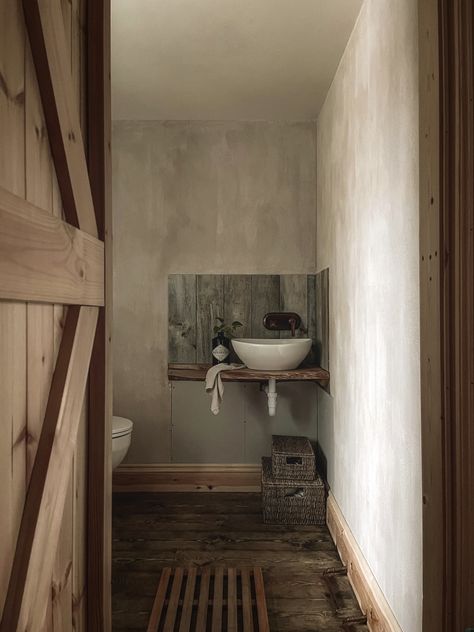 Lime Plaster Walls Interiors, Living Room Tiny House, Old Plaster Walls, Plaster Walls Diy, Faux Finishes For Walls, St Albert The Great, Plaster Wall Texture, Wabi Sabi Bathroom, Organic Bathroom