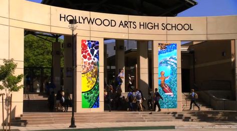 Hollywood Arts High School, Hollywood Arts Victorious School, Victorious Aesthetic, Hollywood Arts, Comfort Series, Tori Vega, Hollywood Art, Family Music, Austin And Ally