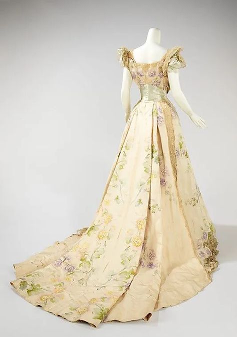 House of Worth | Ladies From Other Centuries House Of Worth Gowns, Worth Gowns, Historical Fashion 1700s, Charles Frederick Worth, House Of Worth, Paul Poiret, Prom Look, Historic House, King Edward