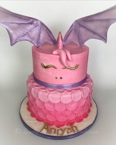 Pink and purple dragon made by Rachel with Legally Sweet Treats . . . Wings are made from rice paper that has been airbrushed. Dragon Themed Birthday Party, Walker Bryant, Dragon Birthday Cakes, Camo Wedding Cakes, Dragon Cakes, Dragon Hunters, Dragon Birthday Parties, Dragon Cookies, Dragon Cake