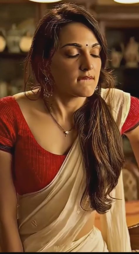 Heroines Hot Reaction Pic, Samantha Pics Hd, Tamil Hot Actors, Indian Actresses Expression, Kiara Advani Wallpaper, Tamil Wallpapers, Tamil Heroines, Tamil Actress Images, Rare Features