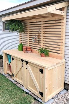 Potting Bench With Sink, Pallet Potting Bench, Potting Bench Ideas, Diy Potting Bench, Potting Bench Plans, Landscape Ideas Front Yard Curb Appeal, Outdoor Potting Bench, Patio Seating Area, Diy Bench Outdoor