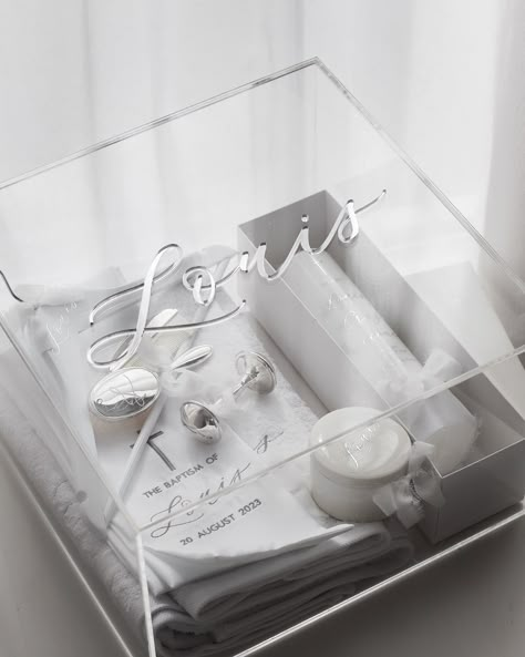 Luxe Catholic package, all white and silver 🫶🏻❤️ Baptismal Souvenir, Packaging Hampers, Client Gift Box, Silver Packaging, Wedding Ideas Dresses, Laser Ideas, Surprise Box, Dream Wedding Ideas Dresses, Party Favor Boxes