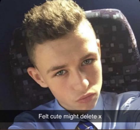 Funny Football Pictures, The Groupchat, Football Jokes, Phil Foden, Football Videos, England Football Team, Funny Football, Wrong Number, Jude Bellingham