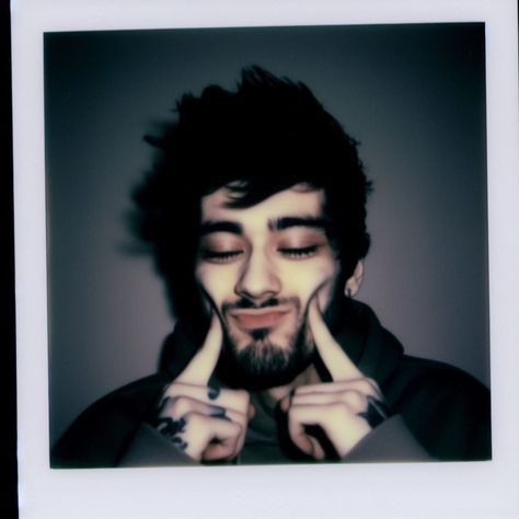 Zayn Malik Photoshoot, Zayn One Direction, Zayn Malik Video, One Direction Zayn Malik, Zayn Malik Photos, Zayn Malik Pics, One Direction Pictures, Attractive Guys, Zayn Malik