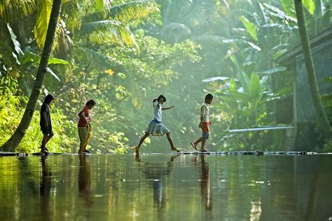 Jumping Photo by yaman ibrahim -- National Geographic Your Shot Danny Ocean, Robin Sharma, We Are The World, Arte Inspo, In The Jungle, Poses References, 영감을 주는 캐릭터, 인물 사진, Photo Reference