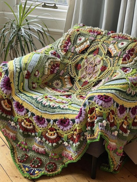 Ravelry: Chrysalis Throw by The Floral Hook The Floral Hook, Intricate Crochet Blanket, Crochet Throws, Crochet Throw Pattern, Knitting Patterns Free Blanket, Crochet Bedspread Pattern, Crochet Afgans, Crochet Mandala Pattern, Crochet Blanket Designs