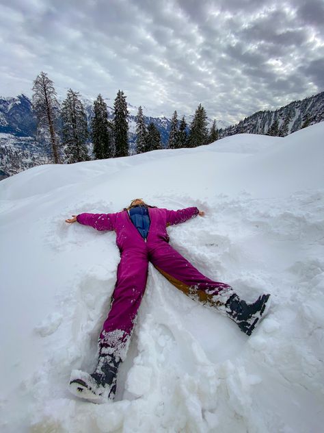 Picture taken in himachal, solang valley. Beas River Manali, Manali Asthetic Picture, Solang Valley Manali Photography, Sissu Valley Manali, Manali Photoshoot Ideas, Punjab Pics, Manali Photo Ideas, Kulu Manali Photography, Simla Manali Photography