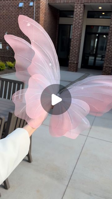 Make Butterfly Wings, Butterfly Wings Diy, Tablet Medicine Snap, Flower Fairy Wings, Wings Diy, Bee Flowers, Diy Wings, Outside Christmas Decorations, Butterfly Costume