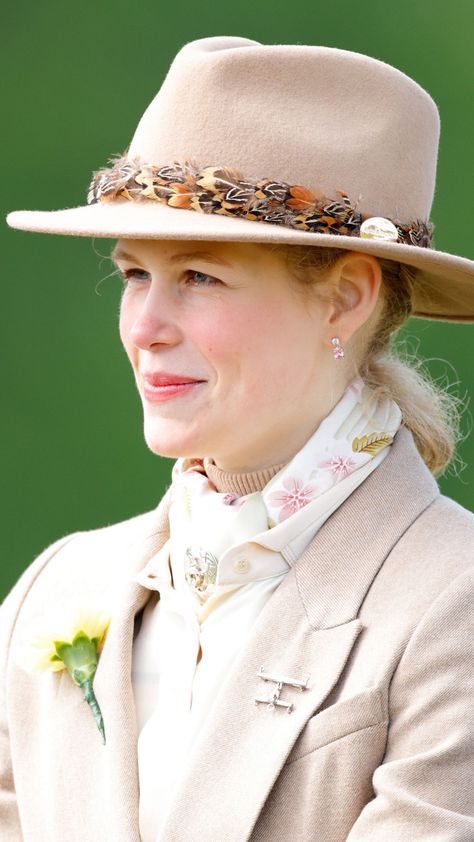 Lady Louise Windsor in Windsor Lady Louise Windsor Style, Lady Louise Windsor Eyes, The British Knight Louise Bay, Lady Margaret Hall Oxford, Vanessa Kirby Princess Margaret, Palace Balcony, Princess Alice Duchess Of Gloucester, Louise Mountbatten, Louise Windsor