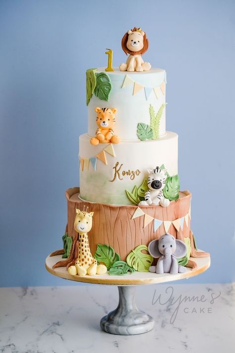 Jungle Safari Cake, Jungle Birthday Cakes, Safari Theme Birthday Party, Safari Birthday Party Decorations, Jungle Theme Cakes, Boys First Birthday Cake, Safari Cake, Baby Boy Birthday Cake, Jungle Thema