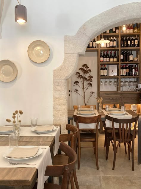 Mediterranean Restaurant Design, Italian Restaurant Interior, Italian Restaurant Decor, Restaurant Facade, Pizzeria Design, Italy Restaurant, Restaurant Design Inspiration, Modern Restaurant Design, Rustic Cafe