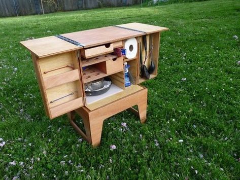 Build a portable camp kitchen for your next picnic or camping trip | DIY projects for everyone! Chuck Box Plans, Camp Kitchen Chuck Box, Portable Camp Kitchen, Camping Chuck Box, Camp Kitchen Box, Kangoo Camper, Chuck Box, Kitchen Box, Camping Diy