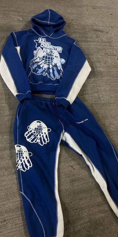 Sweat Suits Outfits 2000s, Tracksuit Outfit Design, Best Tracksuits Men, Streetwear Fashion Tracksuit, Y2k Tracksuit Men, Street Wear Tracksuit, Clothing Brand Hoodies, Cool Tracksuits, Track Suits Men