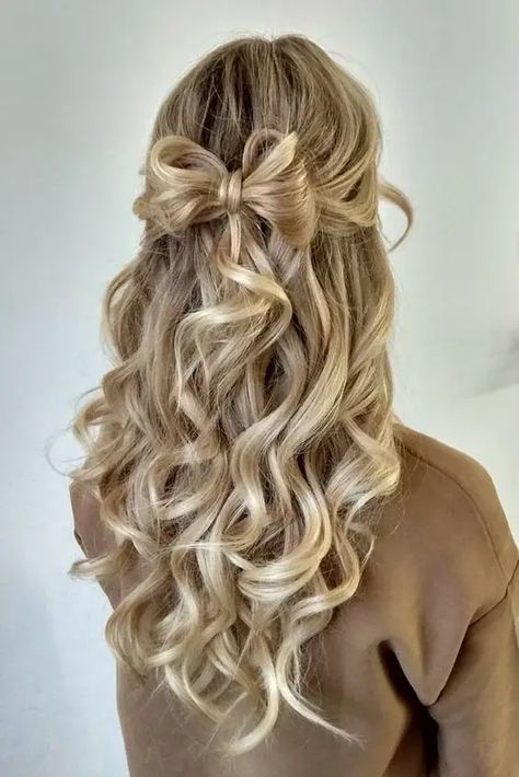 Hairstyles For Medium Length Hair For Sweet 16, Hair For Hoco Down, Prom Hairstyles Curled Half Up Half Down, Hoco Blonde Hairstyles, Hairstyles For Prom Blonde Hair, Pagent Hairstyles Half Up Half Down, Long Prom Hairstyles Half Up, Cute Hairstyles For Middle School Dance, Hair Styles For A School Dance