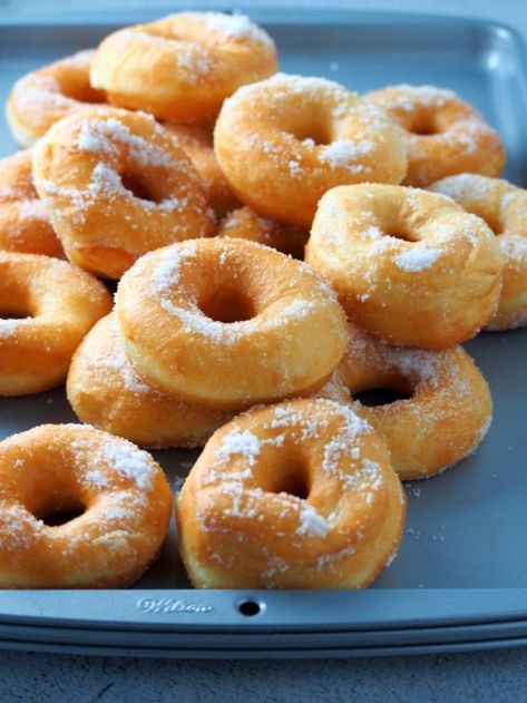 Basic Fried Donuts - Woman Scribbles Easy Doughnut Recipe, Donut Recipe Fried, Mallorca Bread, Beignets Cuits, Deep Fried Donuts, Homemade Doughnut Recipe, Mini Donut Recipes, Doughnut Recipe Easy, Easy Donut Recipe