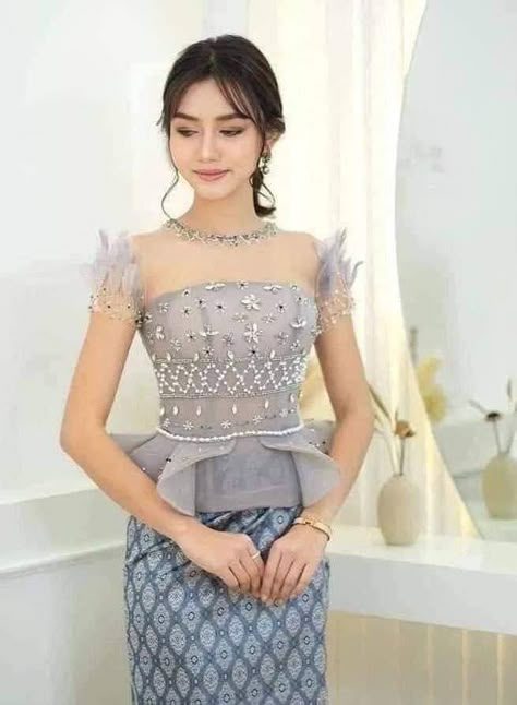 Modern Khmer traditional clothes💛Design : Lady Tailor. Khmer Traditional Clothes, Khmer Clothes, Cambodian Dress, Khmer Dress, Khmer Culture, Burmese Clothing, Traditional Dresses Designs, Cute Short Dresses, Myanmar Dress Design