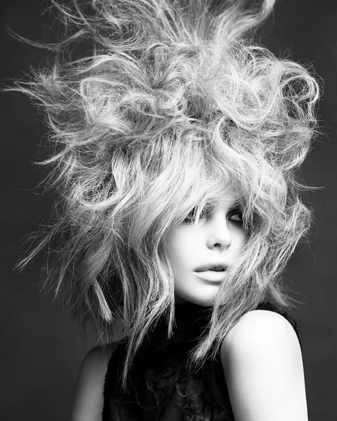 Messy creative updo Messy Hair Editorial, Editorial Updo, Messy Hair Aesthetic, Big Messy Hair, Cosmetics Commercial, Messed Up Hair, Spa Wear, Messy Hairstyle, Ugly Hair