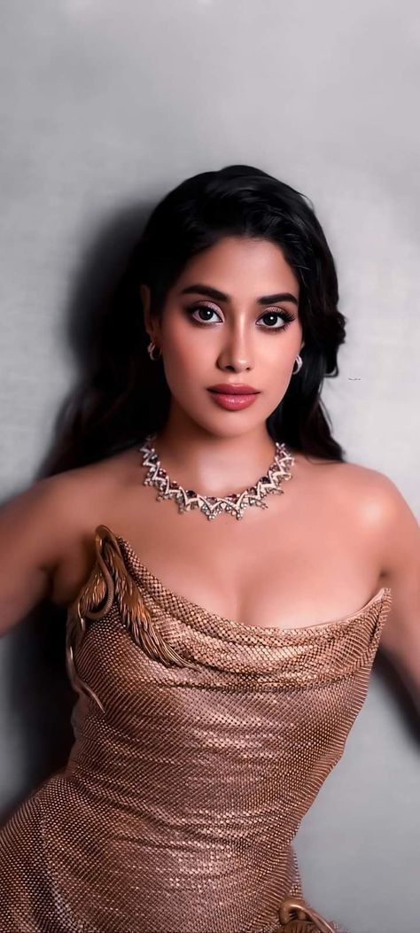 Jahanvi Kapoor, Janvi Kapoor, Janhvi Kapoor, Beautiful Saree, Saree, Quick Saves