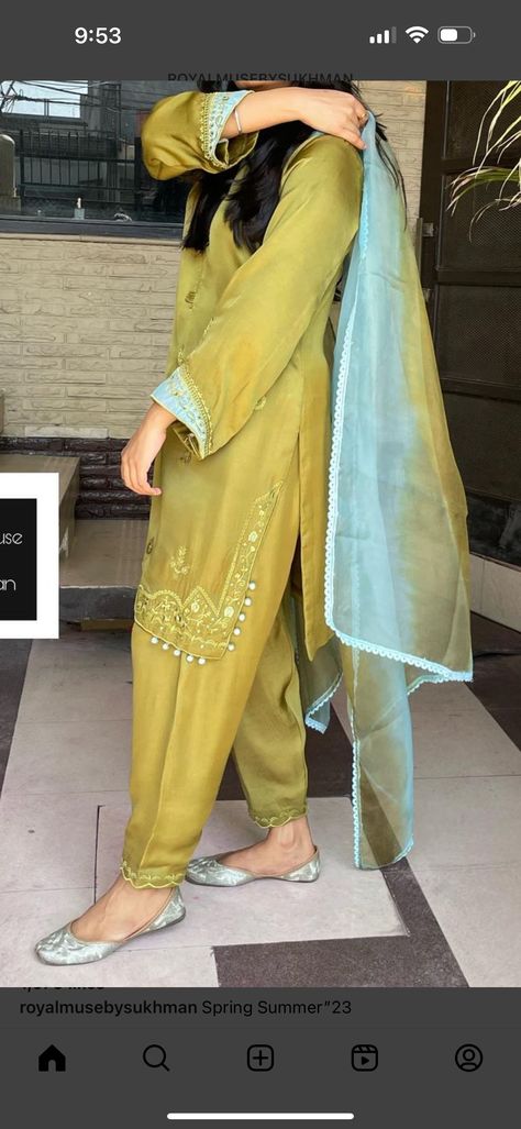 Punjabi Dress Design, Simple Indian Suits, Cotton Suit Designs, Patiala Suit Designs, Punjabi Suits Designer Boutique, Embroidery Suits Punjabi, Salwar Suits Party Wear, Stylish Kurtis Design, Fancy Suit