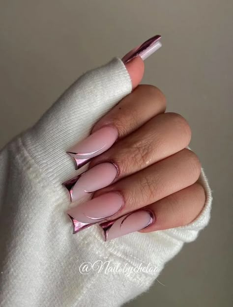 Best Going Out Outfits Night Out, White And Chrome French Tip Nails, Classy Square Acrylic Nails, Nails To Match Red Dress, Acrylic Nails Ideas Square, Cute Nails For Back To School, Buchifresa Nails, Abstract French Tip Nails, Birthday Nails Classy