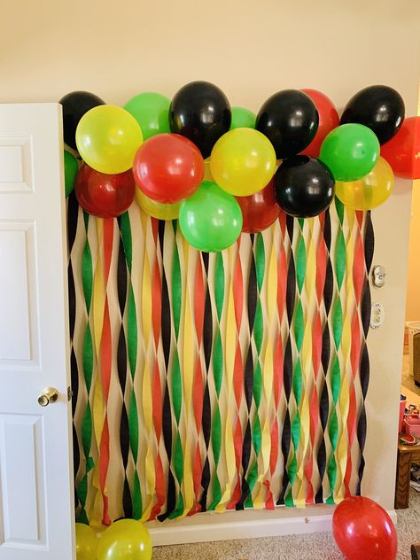 Ideas For Juneteenth, Juneteenth Centerpiece Ideas, 4 20 Party Ideas, Reggae Themed Party Ideas, Juneteenth Party Ideas, Juneteenth Cake Ideas, Reggae Party Ideas, Jamaican Theme Party Ideas, Jamaican Party Decorations