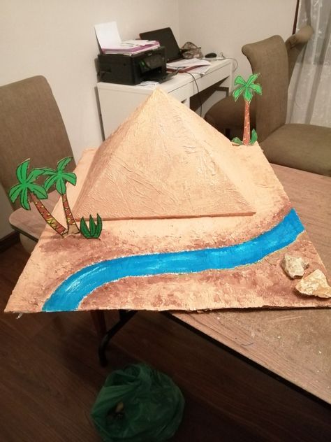 Pyramid School Project Ideas, Pyramid Art Project, Pyramid Model Projects, Egypt Pyramid Project, 3d Pyramid Project Ideas Ancient Egypt, Ancient Egypt Pyramids Project, Pyramid Of Giza Project, How To Make A Pyramid For School Project, Egypt School Projects For Kids