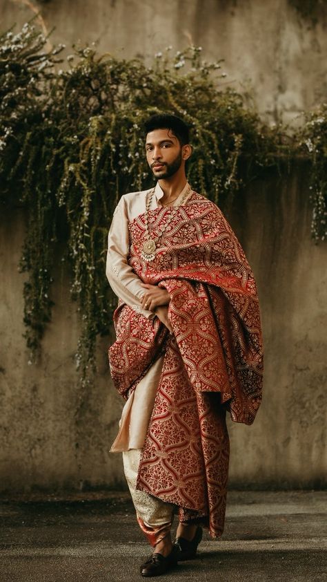 Indian Men Fashion Traditional, Indian Male Clothes, Desi Men Fashion Aesthetic, 1800s Indian Fashion, Traditional Desi Clothing, South East Asian Clothing, Men In Saree, Indian Clothes Men, Ancient Indian Fashion