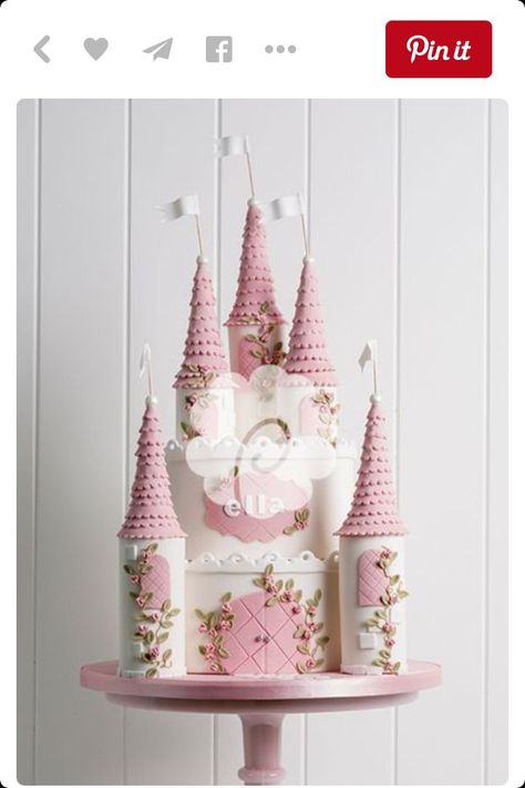 Kue Disney, Castle Birthday Cakes, Castle Cakes, Princess Castle Cake, Princess Cakes, Princess Theme Birthday, Princess Birthday Cake, White Castle, Castle Cake