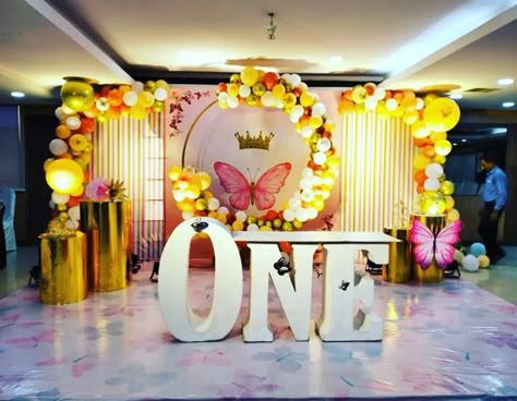 First Birthday Stage Decorations, Birthday Stage Decoration, 1st Year Birthday Decoration Ideas, 1year Birthday Decorations, Simple Birthday Decorations At Home, First Birthday Decorations Boy, Simple Stage Decorations, Surprise Birthday Decorations, Butterfly Birthday Theme