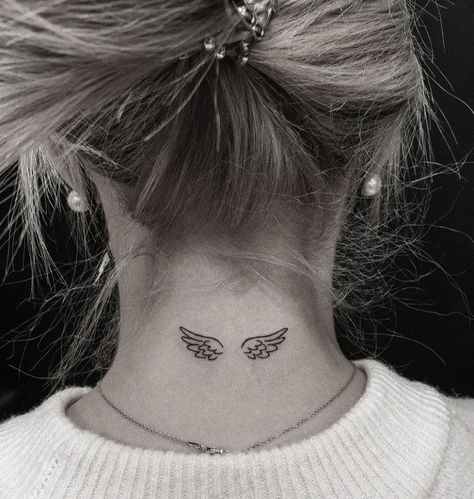 Angel Wings Tattoo Neck, Angle Wing Tattoos, Small Wings Tattoo, Wing Neck Tattoo, Wing Tattoos On Back, Alas Tattoo, Tiny Tattoos For Women, Tato Minimal, Hand Tattoos For Girls