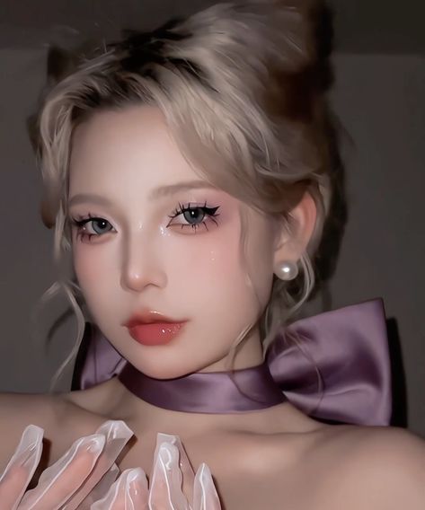 This Douyin Makeup Trend Is Inspired by The Cat From Aristocats Douyin Cat Makeup, Aristocats Makeup, Chinese Douyin Makeup, Chinese Douyin, Makeup Reference, Chinese Makeup, Doll Eye Makeup, Sparkly Eyes, Douyin Makeup